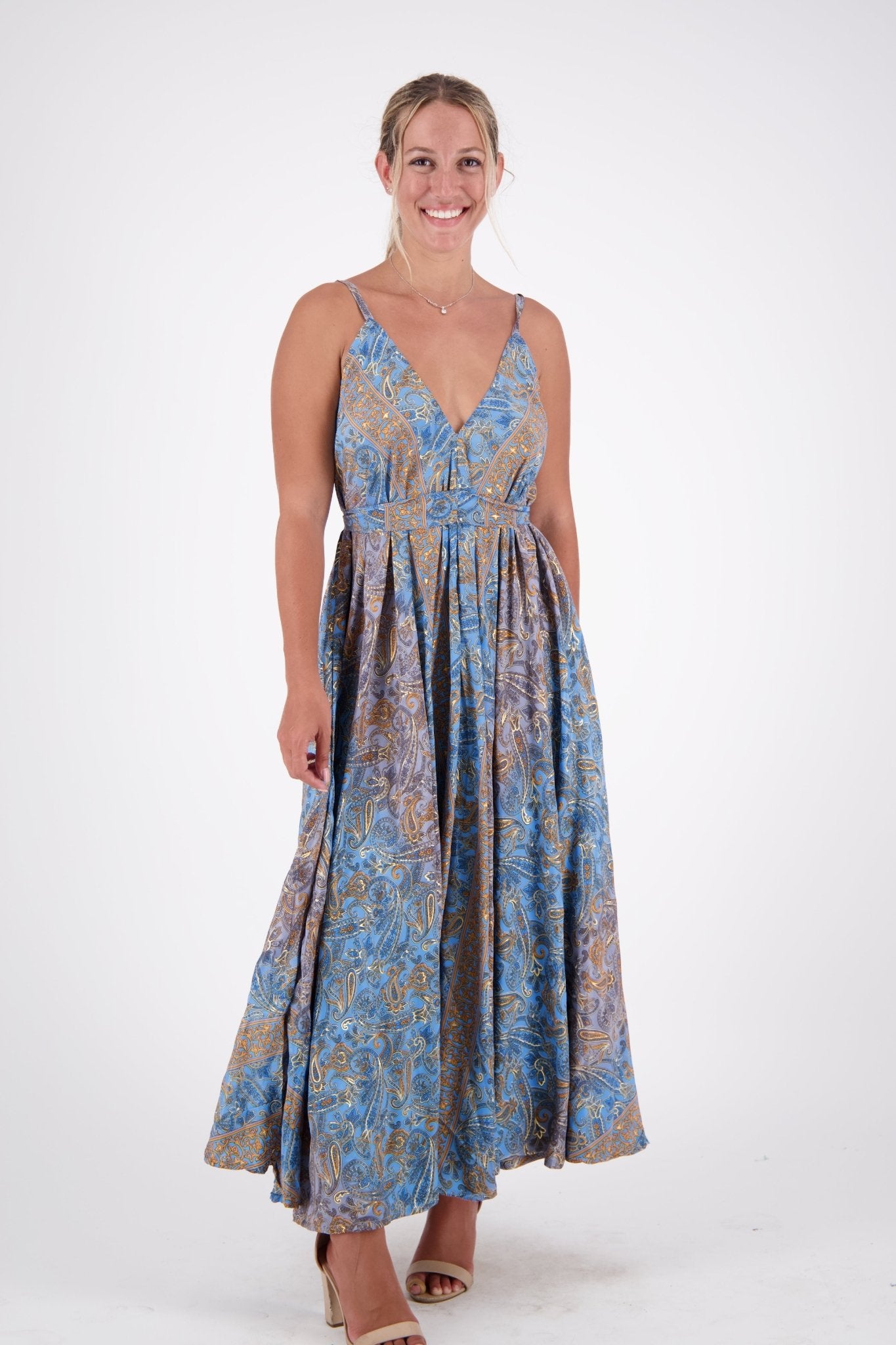 AB16053 - Advance Apparels Inc